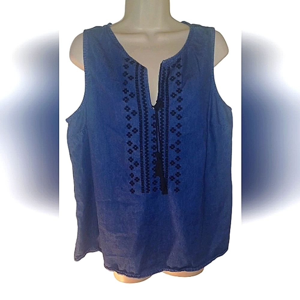 Old Navy Blue Embellished Tie Front Sleeveless Blouse Size 1XL Euc - Picture 3 of 9